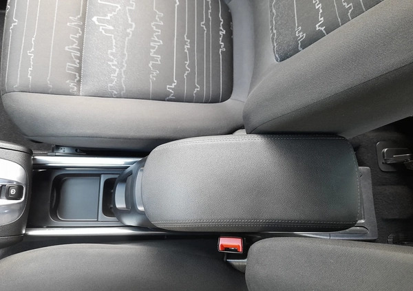 Opel Meriva cena 24000 przebieg: 193000, rok produkcji 2012 z Młynary małe 466